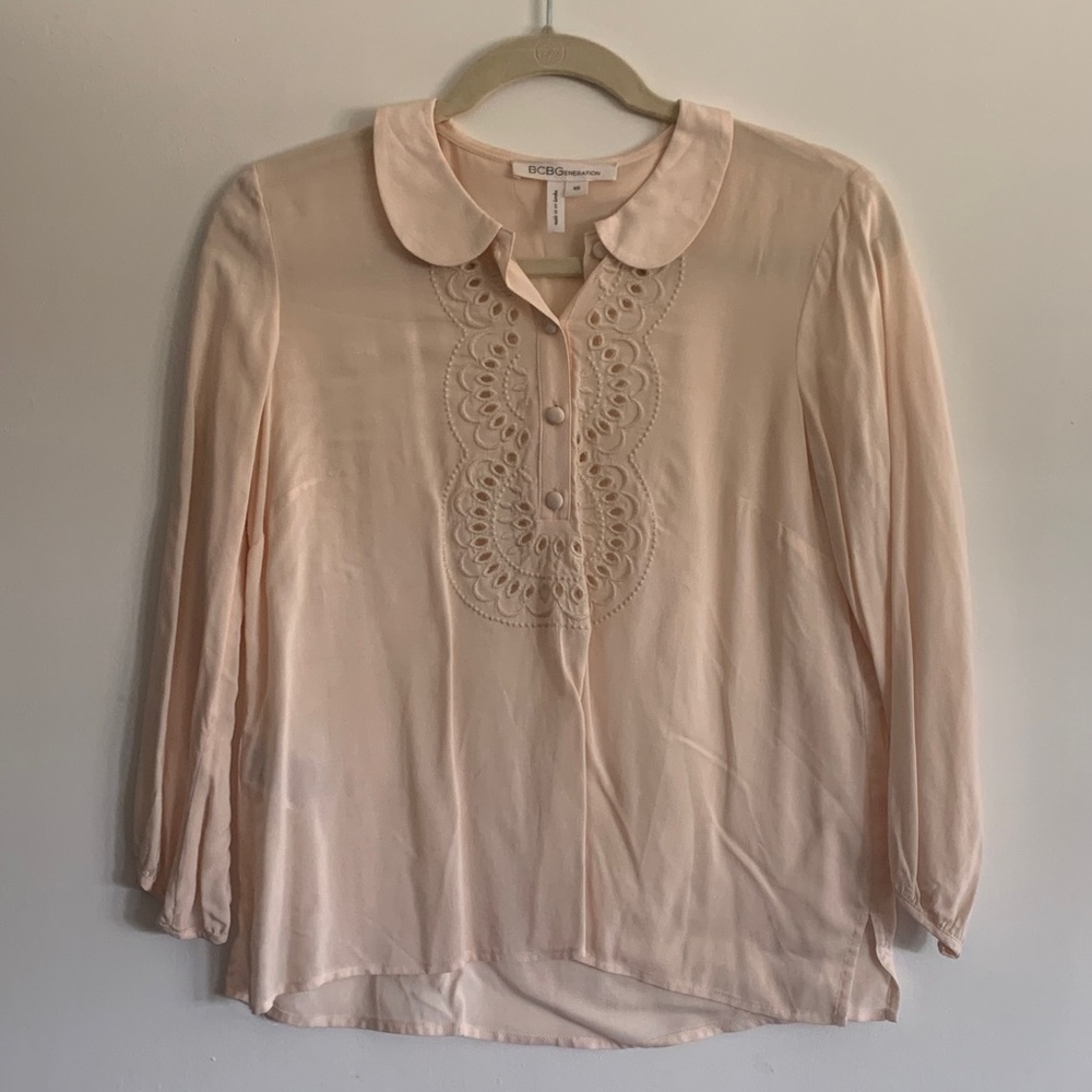 BCBGeneration Lightweight Quarter Button Up Top Light Pink XS